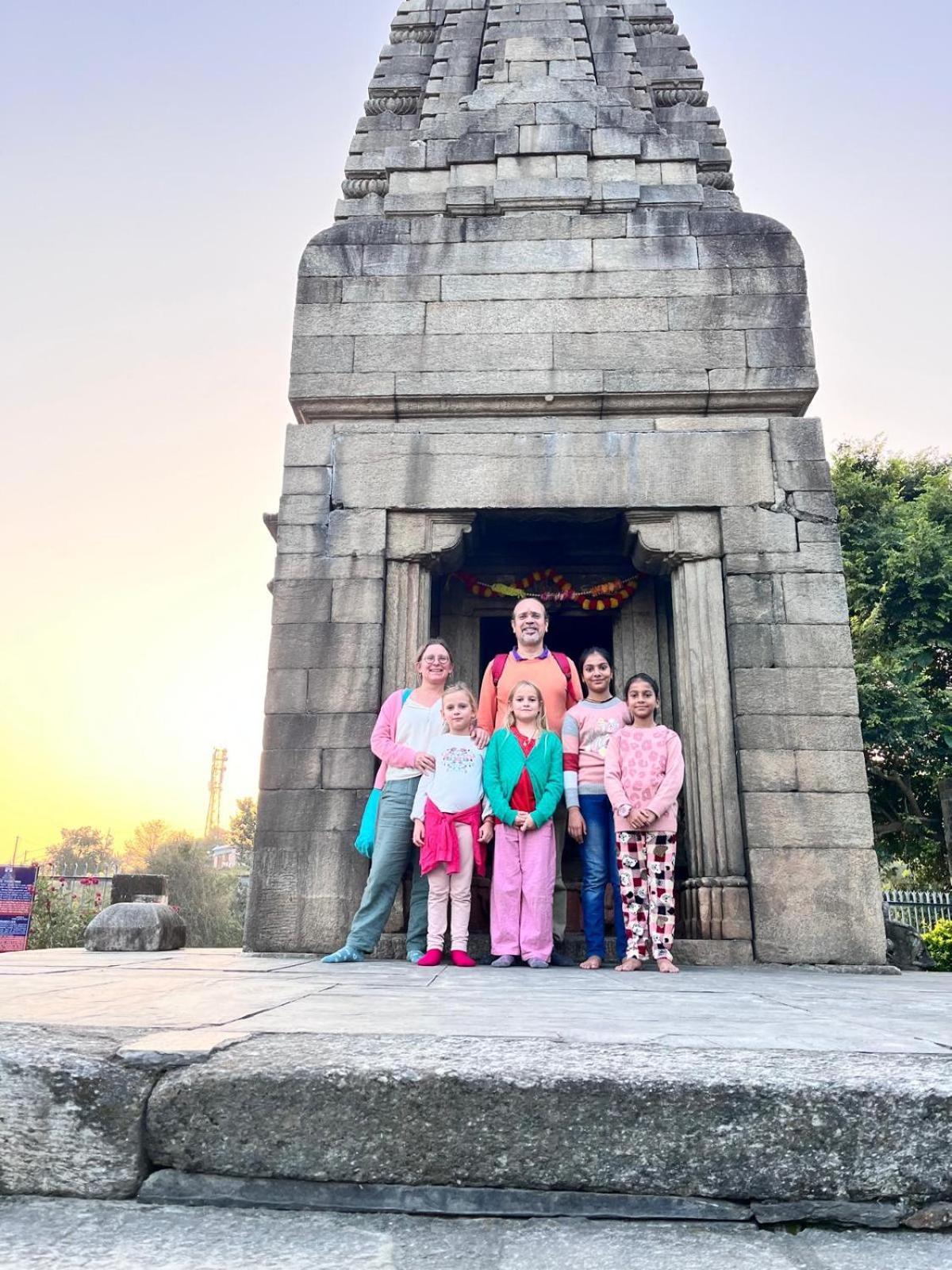 Shree Home Stay Dwarahat Bagian luar foto